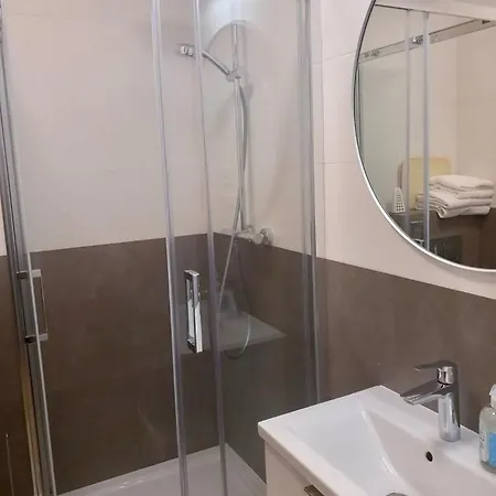 Jaworska 4 *